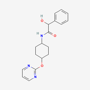 molecular formula C18H21N3O3 B2735910 2-hydroxy-2-phenyl-N-((1r,4r)-4-(pyrimidin-2-yloxy)cyclohexyl)acetamide CAS No. 2034194-71-1