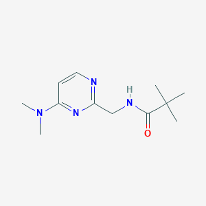 molecular formula C12H20N4O B2736650 N-((4-(二甲基氨基)嘧啶-2-基)甲基)季戊酰胺 CAS No. 1797812-00-0