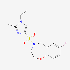 molecular formula C15H18FN3O3S B2736816 4-((1-ethyl-2-methyl-1H-imidazol-4-yl)sulfonyl)-7-fluoro-2,3,4,5-tetrahydrobenzo[f][1,4]oxazepine CAS No. 2034290-83-8