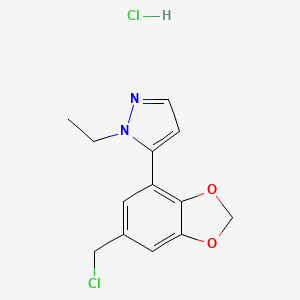 molecular formula C13H14Cl2N2O2 B2736875 5-[6-(氯甲基)-1,3-苯并二氧杂环戊-4-基]-1-乙基吡唑;盐酸盐 CAS No. 2031260-73-6