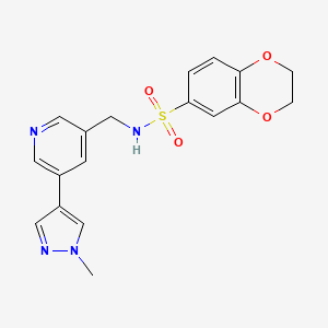 molecular formula C18H18N4O4S B2739818 N-((5-(1-甲基-1H-吡唑-4-基)吡啶-3-基)甲基)-2,3-二氢苯并[b][1,4]二噁烷-6-磺酰胺 CAS No. 2034462-46-7