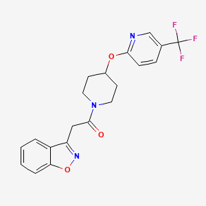 molecular formula C20H18F3N3O3 B2741598 2-(苯并[2,3-d]异噁唑-3-基)-1-(4-((5-(三氟甲基)吡啶-2-基)氧基)哌啶-1-基)乙酮 CAS No. 1421513-04-3