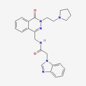 molecular formula C24H26N6O2 B2741946 2-(1H-benzo[d]imidazol-1-yl)-N-((4-oxo-3-(2-(pyrrolidin-1-yl)ethyl)-3,4-dihydrophthalazin-1-yl)methyl)acetamide CAS No. 1448126-15-5