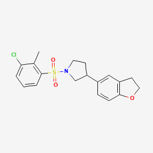 1-(3-Chloro-2-methylbenzenesulfonyl)-3-(2,3-dihydro-1-benzofuran-5-yl)pyrrolidine