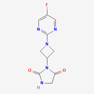 molecular formula C10H10FN5O2 B2743411 3-[1-(5-Fluoropyrimidin-2-yl)azetidin-3-yl]imidazolidine-2,4-dione CAS No. 2380167-44-0
