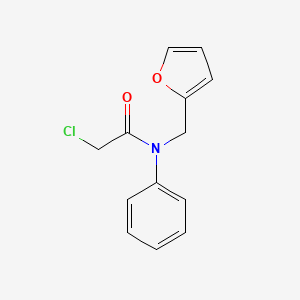 molecular formula C13H12ClNO2 B2743557 2-chloro-N-(furan-2-ylmethyl)-N-phenylacetamide CAS No. 53656-12-5