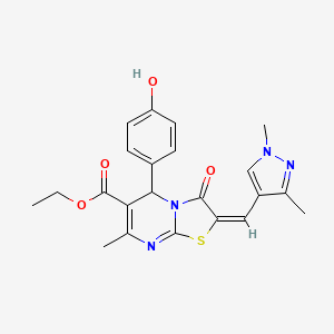 molecular formula C22H22N4O4S B2745497 (E)-ethyl 2-((1,3-dimethyl-1H-pyrazol-4-yl)methylene)-5-(4-hydroxyphenyl)-7-methyl-3-oxo-3,5-dihydro-2H-thiazolo[3,2-a]pyrimidine-6-carboxylate CAS No. 512811-66-4