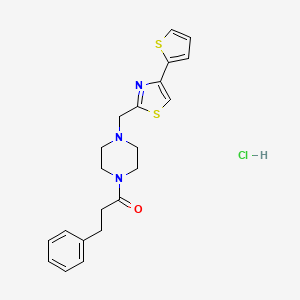 molecular formula C21H24ClN3OS2 B2745959 3-苯基-1-(4-((4-(噻吩-2-基)噻唑-2-基甲基)哌嗪-1-基)丙酮)盐酸盐 CAS No. 1215460-47-1