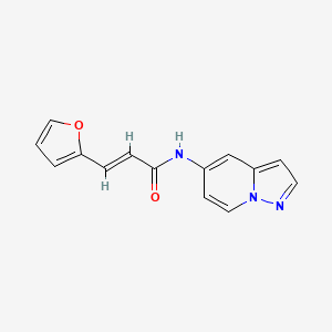 molecular formula C14H11N3O2 B2746237 (E)-3-(呋喃-2-基)-N-(吡唑吡[1,5-a]吡啶-5-基)丙烯酰胺 CAS No. 2034997-19-6
