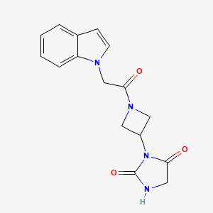 molecular formula C16H16N4O3 B2747678 3-(1-(2-(1H-indol-1-yl)acetyl)azetidin-3-yl)imidazolidine-2,4-dione CAS No. 2034489-91-1