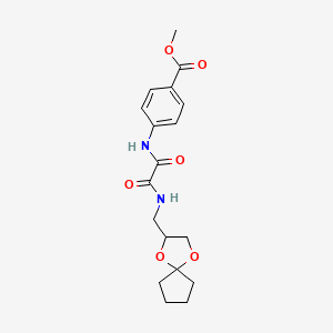 molecular formula C18H22N2O6 B2747780 甲酸甲酯4-(2-((1,4-二氧杂螺[4.4]壬烷-2-基甲基)氨基)-2-氧代乙酰胺基)苯甲酸酯 CAS No. 899734-38-4