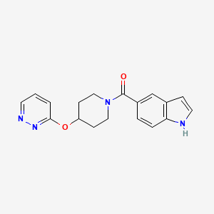 molecular formula C18H18N4O2 B2748671 (1H-indol-5-yl)(4-(pyridazin-3-yloxy)piperidin-1-yl)methanone CAS No. 1797597-70-6