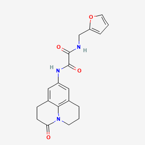 molecular formula C19H19N3O4 B2748825 N1-(furan-2-ylmethyl)-N2-(3-oxo-1,2,3,5,6,7-hexahydropyrido[3,2,1-ij]quinolin-9-yl)oxalamide CAS No. 898423-05-7