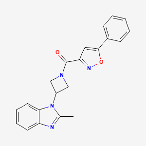 [3-(2-Methylbenzimidazol-1-yl)azetidin-1-yl]-(5-phenyl-1,2-oxazol-3-yl)methanone