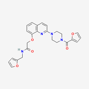 molecular formula C25H24N4O5 B2749150 2-((2-(4-(呋喃-2-基甲酰)哌嗪-1-基)喹啉-8-基)氧基)-N-(呋喃-2-基甲基)乙酰胺 CAS No. 941989-91-9