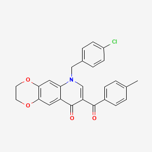 molecular formula C26H20ClNO4 B2749513 6-[(4-chlorophenyl)methyl]-8-(4-methylbenzoyl)-2H,3H,6H,9H-[1,4]dioxino[2,3-g]quinolin-9-one CAS No. 904432-99-1