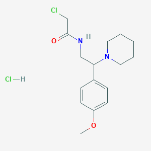 molecular formula C16H24Cl2N2O2 B2749757 2-chloro-N-[2-(4-methoxyphenyl)-2-(piperidin-1-yl)ethyl]acetamide hydrochloride CAS No. 1049790-47-7