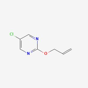 molecular formula C7H7ClN2O B2750412 嘧啶, 5-氯-2-(2-丙烯氧基)- CAS No. 80016-42-8