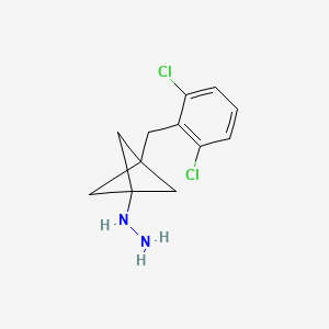 molecular formula C12H14Cl2N2 B2750939 [3-[(2,6-Dichlorophenyl)methyl]-1-bicyclo[1.1.1]pentanyl]hydrazine CAS No. 2287314-55-8