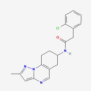 molecular formula C19H19ClN4O B2751099 2-(2-氯苯基)-N-{2-甲基-6H,7H,8H,9H-嘧啶并[1,5-a]喹唑啉-7-基}乙酰胺 CAS No. 2097898-26-3