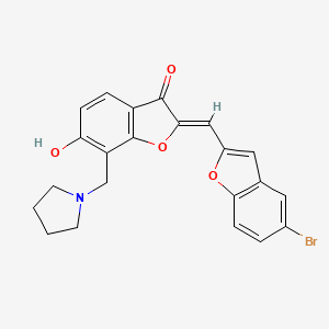 molecular formula C22H18BrNO4 B2752368 (Z)-2-((5-bromobenzofuran-2-yl)methylene)-6-hydroxy-7-(pyrrolidin-1-ylmethyl)benzofuran-3(2H)-one CAS No. 929457-30-7