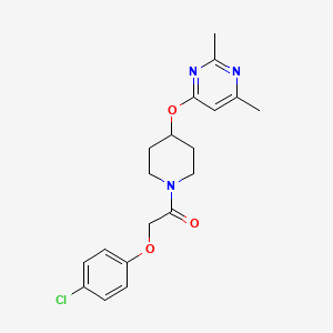 2-(4-Chlorophenoxy)-1-(4-((2,6-dimethylpyrimidin-4-yl)oxy)piperidin-1-yl)ethanone