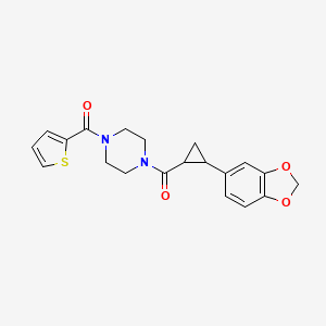 (4-(2-(Benzo[d][1,3]dioxol-5-yl)cyclopropanecarbonyl)piperazin-1-yl)(thiophen-2-yl)methanone
