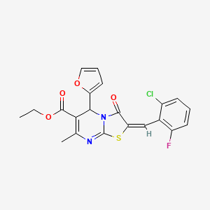 molecular formula C21H16ClFN2O4S B2755649 (E)-ethyl 2-(2-chloro-6-fluorobenzylidene)-5-(furan-2-yl)-7-methyl-3-oxo-3,5-dihydro-2H-thiazolo[3,2-a]pyrimidine-6-carboxylate CAS No. 537685-67-9