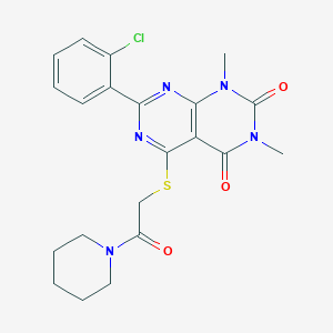 molecular formula C21H22ClN5O3S B2755851 7-(2-chlorophenyl)-1,3-dimethyl-5-((2-oxo-2-(piperidin-1-yl)ethyl)thio)pyrimido[4,5-d]pyrimidine-2,4(1H,3H)-dione CAS No. 893906-19-9