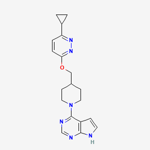 molecular formula C19H22N6O B2756875 3-cyclopropyl-6-[(1-{7H-pyrrolo[2,3-d]pyrimidin-4-yl}piperidin-4-yl)methoxy]pyridazine CAS No. 2320582-98-5