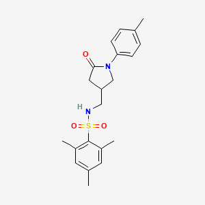 molecular formula C21H26N2O3S B2757402 2,4,6-三甲基-N-((5-氧代-1-(对甲苯基)吡咯烷-3-基)甲基)苯磺酰胺 CAS No. 955234-33-0