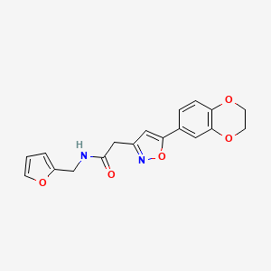 molecular formula C18H16N2O5 B2757694 2-(5-(2,3-dihydrobenzo[b][1,4]dioxin-6-yl)isoxazol-3-yl)-N-(furan-2-ylmethyl)acetamide CAS No. 1210431-71-2