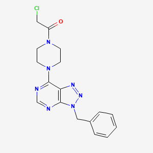 molecular formula C17H18ClN7O B2760722 1-(4-(3-benzyl-3H-[1,2,3]triazolo[4,5-d]pyrimidin-7-yl)piperazin-1-yl)-2-chloroethanone CAS No. 920389-39-5