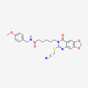 molecular formula C25H26N4O5S B2761275 6-[6-[(氰甲基)硫代]-8-氧代[1,3]二噁杂环[4,5-g]喹唑啉-7(8H)-基]-N-(4-甲氧基苯甲基)己酰胺 CAS No. 688060-87-9