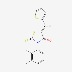 molecular formula C16H13NOS3 B2761593 (Z)-3-(2,3-dimethylphenyl)-5-(thiophen-2-ylmethylene)-2-thioxothiazolidin-4-one CAS No. 301305-41-9