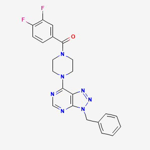molecular formula C22H19F2N7O B2762346 (4-(3-benzyl-3H-[1,2,3]triazolo[4,5-d]pyrimidin-7-yl)piperazin-1-yl)(3,4-difluorophenyl)methanone CAS No. 920186-54-5