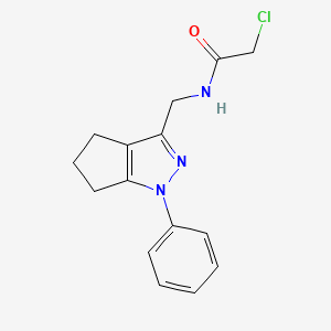 molecular formula C15H16ClN3O B2762831 2-Chloro-N-[(1-phenyl-5,6-dihydro-4H-cyclopenta[c]pyrazol-3-yl)methyl]acetamide CAS No. 2411238-28-1