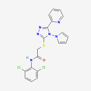molecular formula C19H14Cl2N6OS B2763278 N-(2,6-dichlorophenyl)-2-{[5-(pyridin-2-yl)-4-(1H-pyrrol-1-yl)-4H-1,2,4-triazol-3-yl]sulfanyl}acetamide CAS No. 886933-47-7
