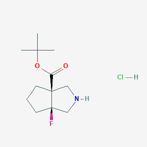 molecular formula C12H21ClFNO2 B2763462 叔丁基(3aS,6aR)-3a-氟-1,2,3,4,5,6-六氢环戊[c]吡咯-6a-甲酸酯；盐酸盐 CAS No. 2416218-56-7