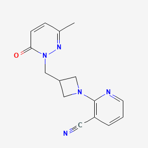 2-{3-[(3-Methyl-6-oxo-1,6-dihydropyridazin-1-yl)methyl]azetidin-1-yl}pyridine-3-carbonitrile