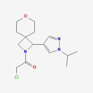 molecular formula C15H22ClN3O2 B2763679 2-Chloro-1-[3-(1-propan-2-ylpyrazol-4-yl)-7-oxa-2-azaspiro[3.5]nonan-2-yl]ethanone CAS No. 2411275-97-1