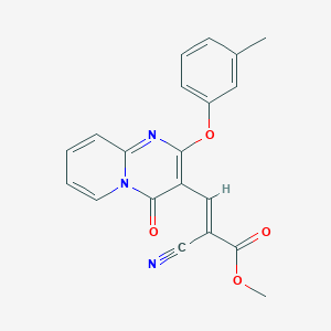 molecular formula C20H15N3O4 B2763996 (E)-甲酸2-氰基-3-(4-氧代-2-(间甲苯氧)-4H-吡啶[1,2-a]嘧啶-3-基)丙烯酸酯 CAS No. 620106-39-0