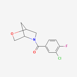 molecular formula C12H11ClFNO2 B2764383 2-氧杂-5-氮杂双环[2.2.1]庚烷-5-基(3-氯-4-氟苯基)甲酮 CAS No. 2034289-61-5