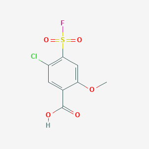 molecular formula C8H6ClFO5S B2764598 苯甲酸 CAS No. 1955558-41-4