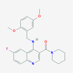 molecular formula C24H26FN3O3 B2764625 (4-((2,5-Dimethoxybenzyl)amino)-6-fluoroquinolin-3-yl)(piperidin-1-yl)methanone CAS No. 1326936-29-1