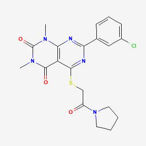 molecular formula C20H20ClN5O3S B2764640 7-(3-chlorophenyl)-1,3-dimethyl-5-((2-oxo-2-(pyrrolidin-1-yl)ethyl)thio)pyrimido[4,5-d]pyrimidine-2,4(1H,3H)-dione CAS No. 893921-57-8