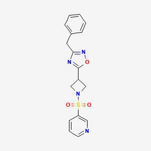 molecular formula C17H16N4O3S B2765371 3-Benzyl-5-(1-(pyridin-3-ylsulfonyl)azetidin-3-yl)-1,2,4-oxadiazole CAS No. 1351610-85-9