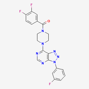 molecular formula C21H16F3N7O B2765600 (3,4-二氟苯基)(4-(3-(3-氟苯基)-3H-[1,2,3]三唑并[4,5-d]嘧啶-7-基)哌嗪-1-基)甲酮 CAS No. 920367-46-0