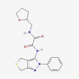 molecular formula C18H20N4O3S B2766325 N1-(2-phenyl-4,6-dihydro-2H-thieno[3,4-c]pyrazol-3-yl)-N2-((tetrahydrofuran-2-yl)methyl)oxalamide CAS No. 900009-77-0