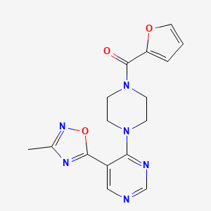 Furan-2-yl(4-(5-(3-methyl-1,2,4-oxadiazol-5-yl)pyrimidin-4-yl)piperazin-1-yl)methanone